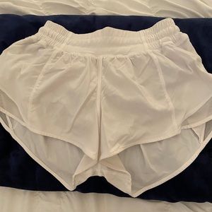 Hotty hot short 2.5 inch LIKE NEW